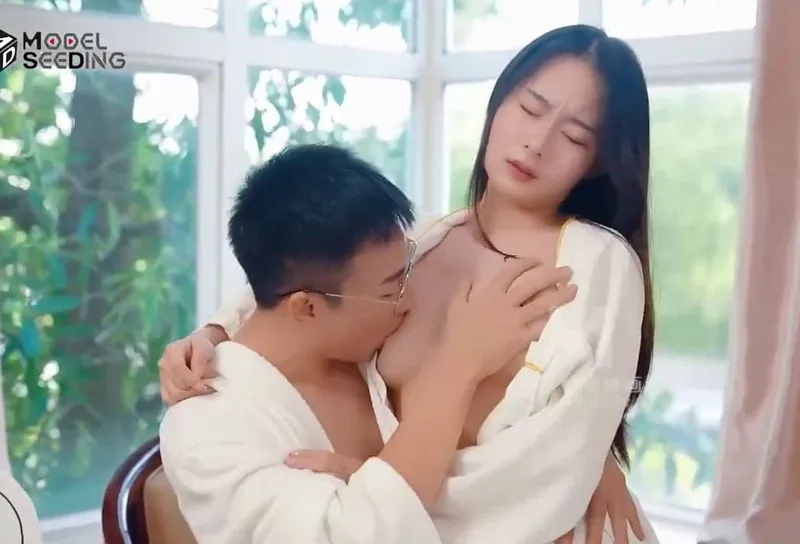 phim sex chịch chị gái,phim sex cổ điển nhật bản,truyện tranh gay sex Nữ chủ tịch trẻ muốn ở chung phòng với tôi trong chuyến công tác